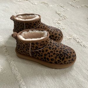 Limited Edition Leopard UGGS ultra mini Size 7